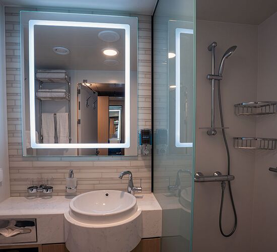 © ship ocean victory