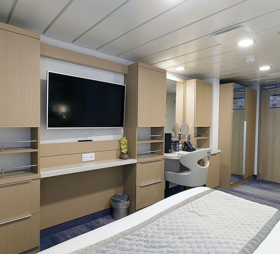 © ship ocean explorer