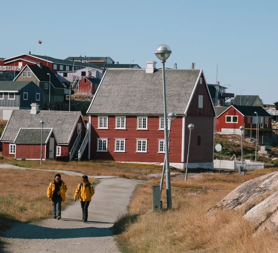 Greenland to Newfoundland: Mountains, Wildlife, and Viking History © von groenland nach neufundland