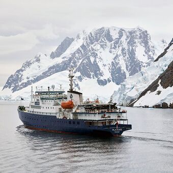 © ship plancius