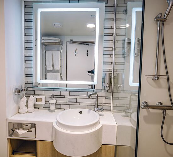 © ship ocean victory