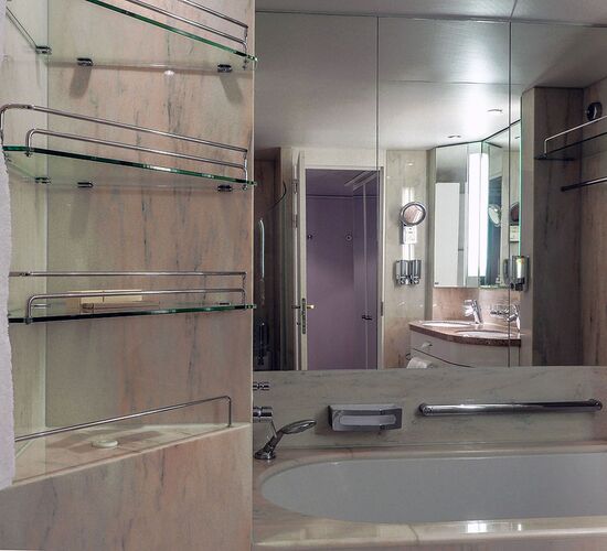 © ship heritage adventurer