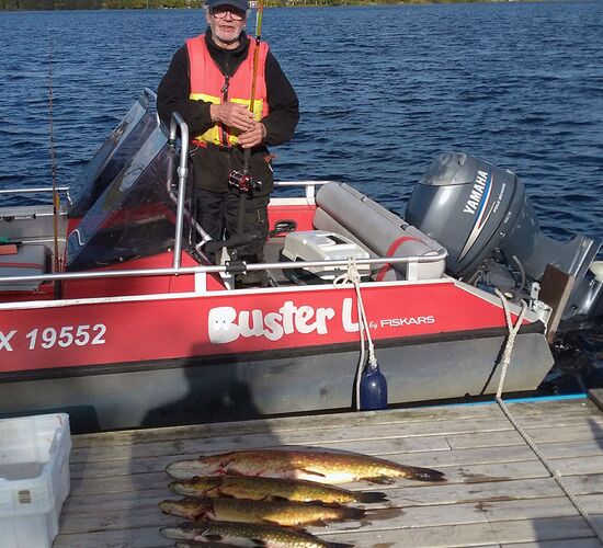 Schleppfischen und Wurfangeln auf dem See Jokijärvi © saija