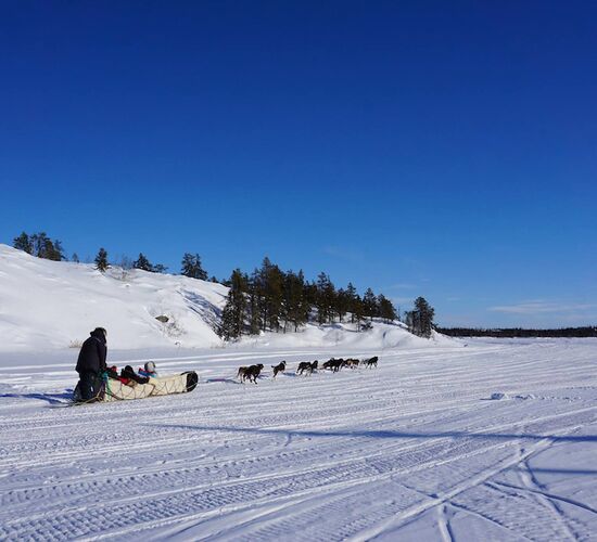 Along the ice roads to the Arctic Circle © north star adventures