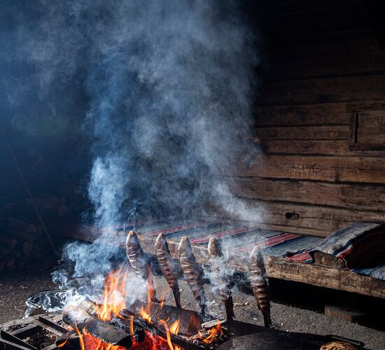 Baking in the Timber Smoke Hut © kukkolaforsen