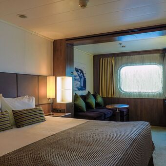 © ship heritage adventurer