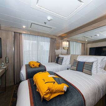 © cabins