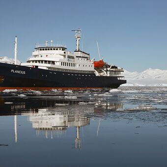 © ship plancius