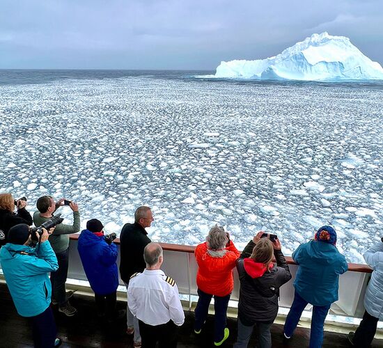 © ship heritage adventurer