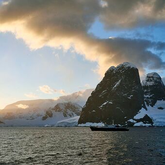 © ship plancius