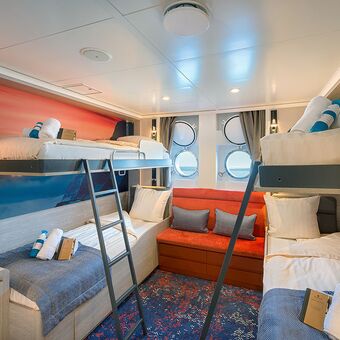 © ship hondius
