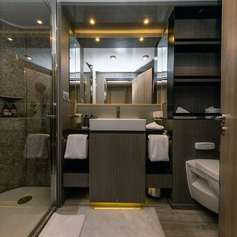 © cabins