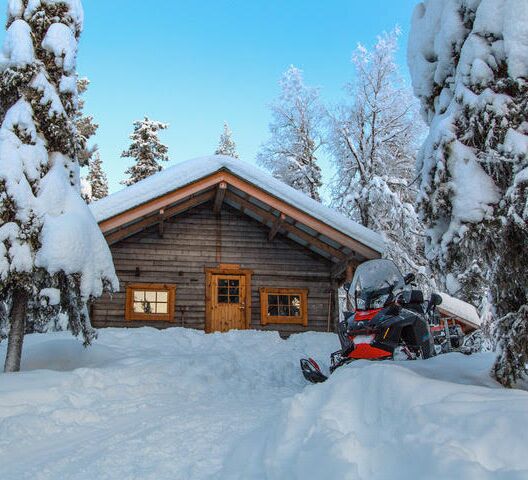 Lapplands Wildnis mit dem eigenen Hundeschlitten © huskykompaniet