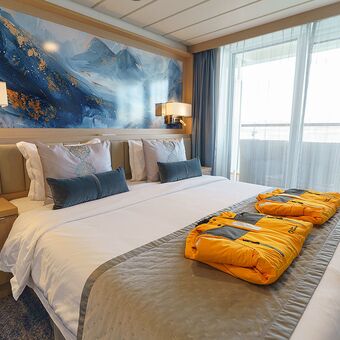 © ship ocean explorer