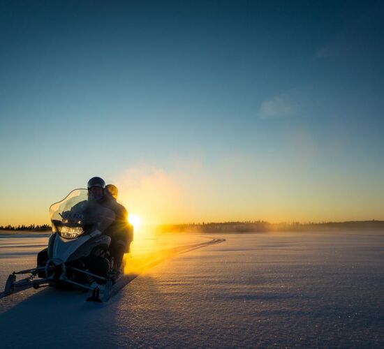 Lange Schneemobil-Tour © explore lulea