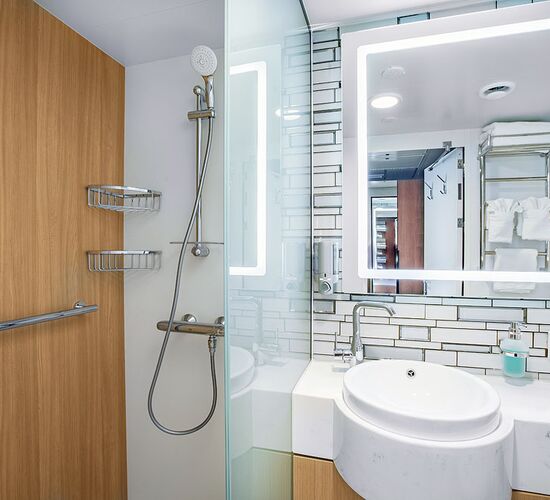 © ship ocean victory