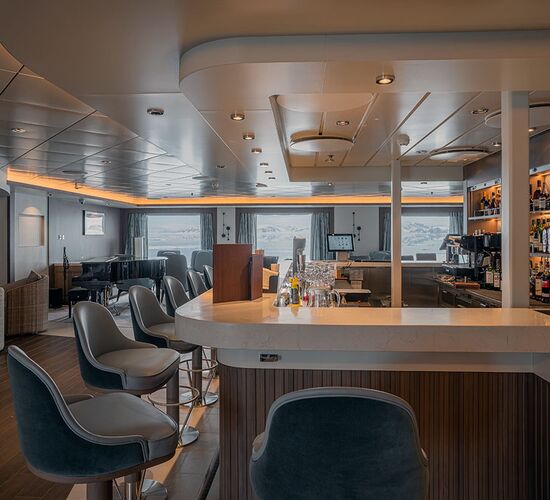 Roald Amundsen Lounge Bar © ship ocean albatros