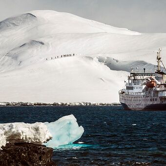 © ship plancius