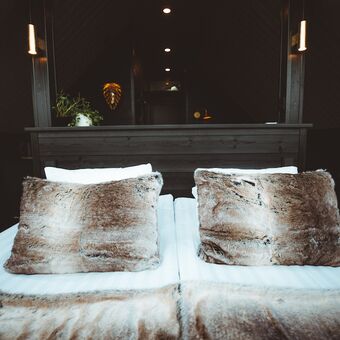 © accommodations