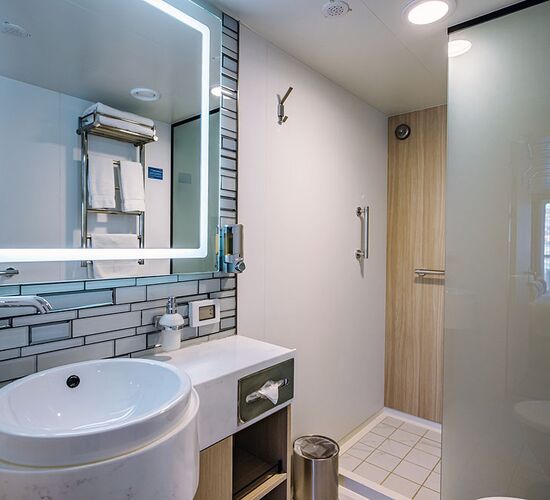 © ship ocean victory