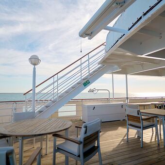 © ship heritage adventurer