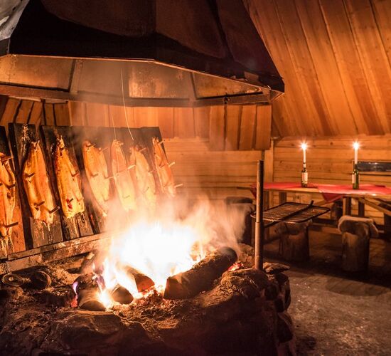 Authentisches Abendesssen in der Kota © Harriniva Hotels & Safaris