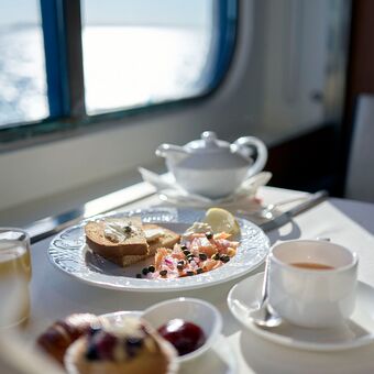 © ship heritage adventurer