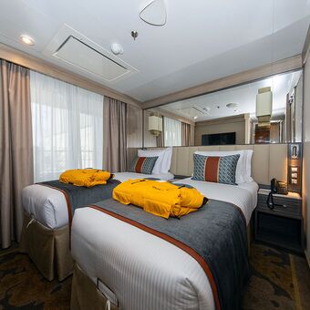 © cabins