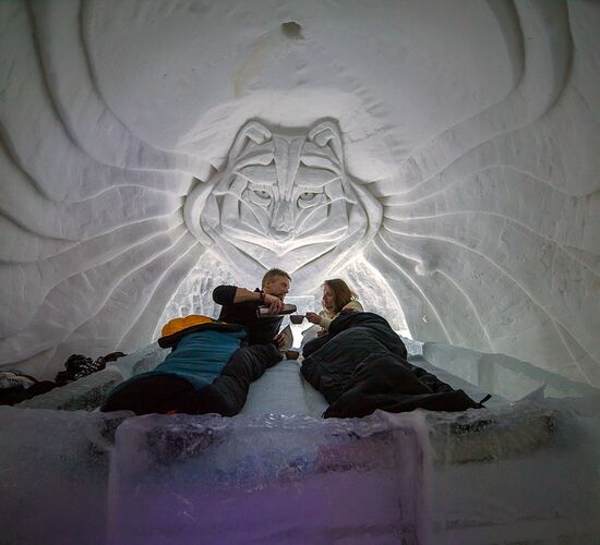 Northern Lights with Direct Flight © Harriniva Hotels & Safaris