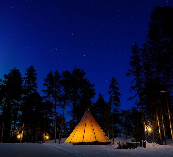 Husky Weekend in Northern Sweden © brandon pinebay lodge