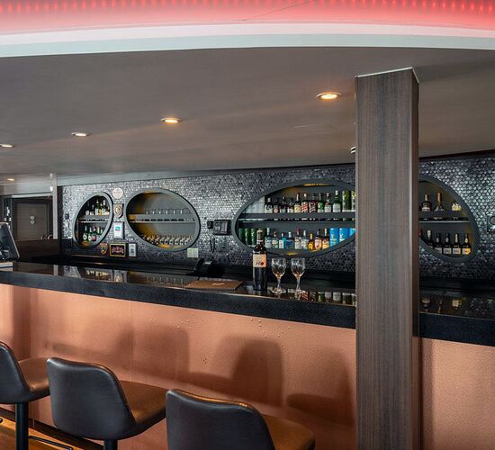 Bar © ship hondius