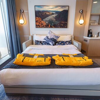 © ship ocean explorer