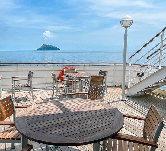 © ship heritage adventurer