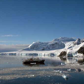 © ship plancius