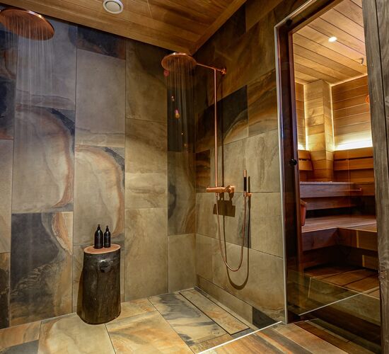 Bear Cave Suite © isosyoete