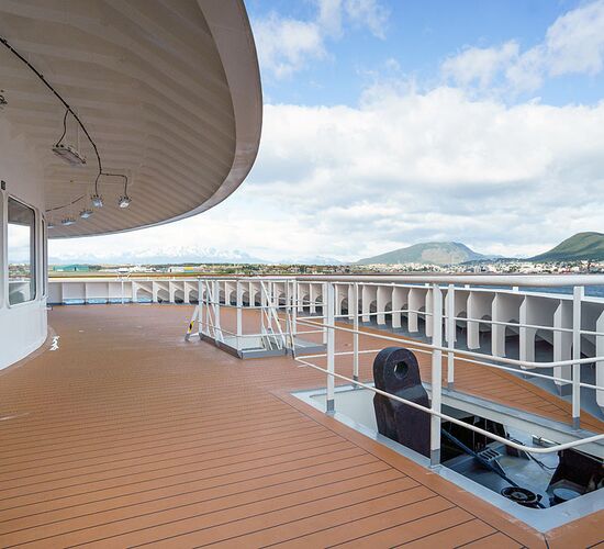 Wraparound Deck © ship ultramarine