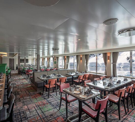 Dining Room © ship hondius
