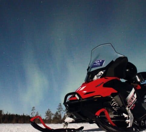 Wild & Luxury Dog Sledding © isosyoete