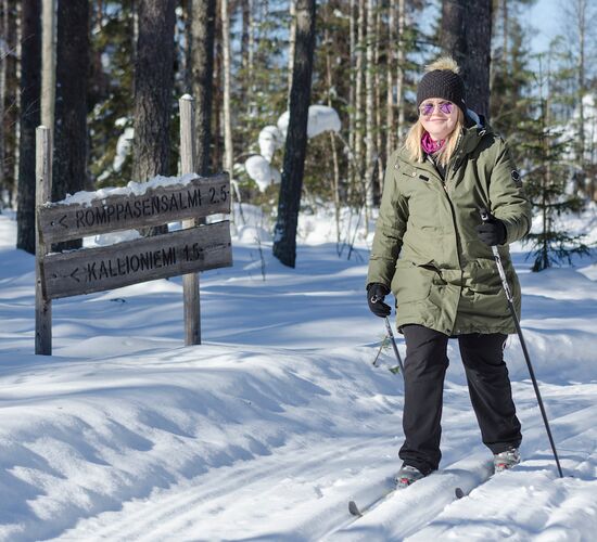 Leihgebühr für Schneeschuhe oder Langlaufskiausrüstung © saija