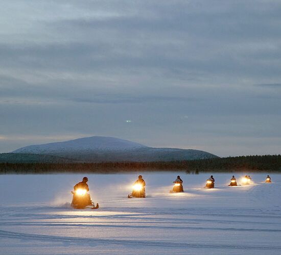 Northern Lights with Direct Flight © Harriniva Hotels & Safaris