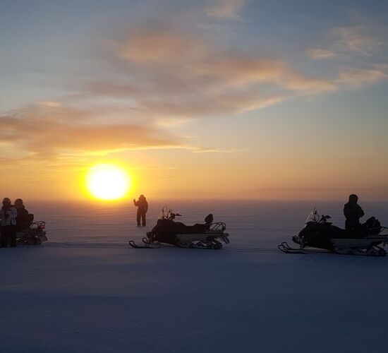 Husky Weekend in Northern Sweden © brandon pinebay lodge