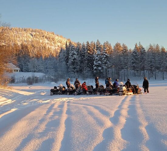 Half day snowmobile safari © pictures resized