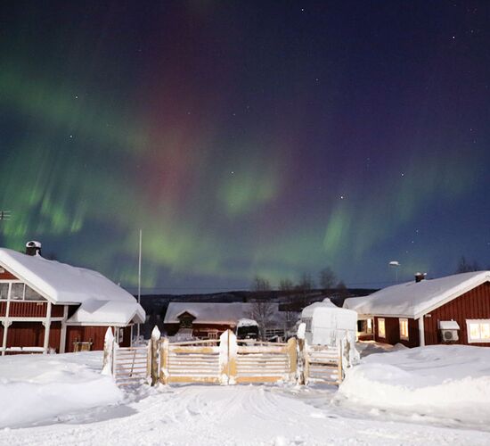 Winter week on a dogsled © taikuri