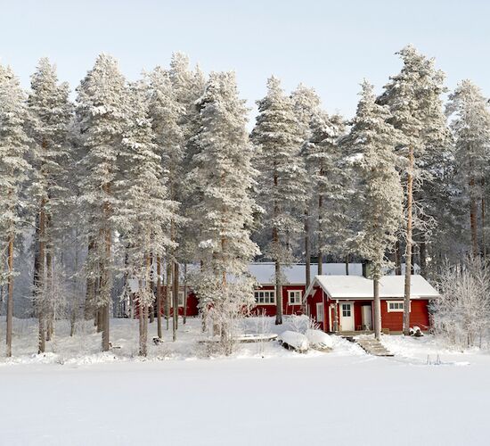 Family Christmas Holidays in Southern Lapland © hikesntrails