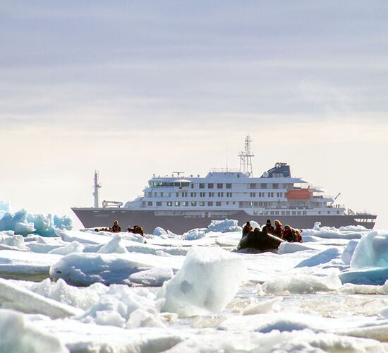 m/v Hondius © ship hondius